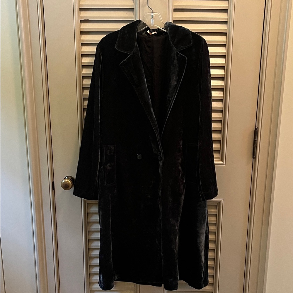Soprano Velvet Coat